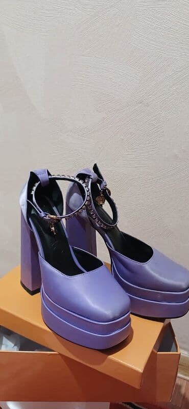 Bənövşəyi rəngdə qadın platforma tufliləri - Model: Qalın hündur lalafo.az -da Bənövşəyi rəngdə qadın platforma tufliləri - Model: Qalın hündur