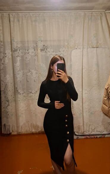 Qadın geyimi – qara midi don - Dizayn: Bədənə oturan siluet, dairəvi lalafo.az -da Qadın geyimi – qara midi don - Dizayn: Bədənə oturan siluet, dairəvi