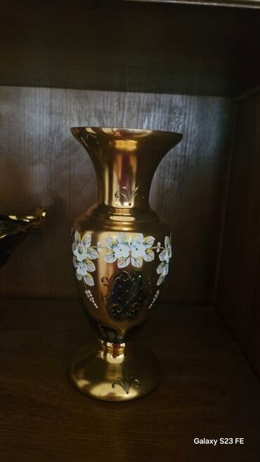 Bir vaza, Bogem şüşəsi lalafo.az -da Bir vaza, Bogem şüşəsi