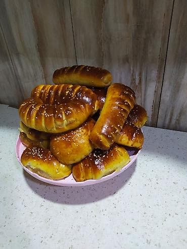 Ev bişirimi bulkalar – yumşaq, ətli-yağlı xəmir, üstü yumurta sarısı lalafo.az -da Ev bişirimi bulkalar – yumşaq, ətli-yağlı xəmir, üstü yumurta sarısı