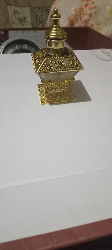 Qızılı rəngdə ətir qabı (attor flakonu) - Material: metaldan lalafo.az -da Qızılı rəngdə ətir qabı (attor flakonu) - Material: metaldan