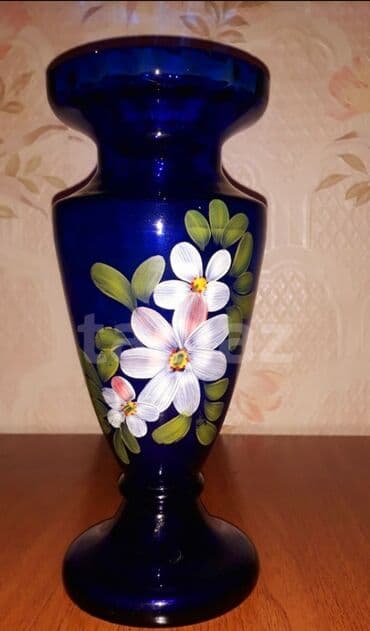 Bir vaza, Bogem şüşəsi lalafo.az -da Bir vaza, Bogem şüşəsi