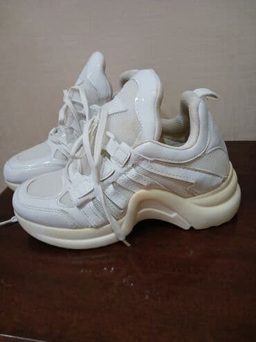 Ölçü: 37, rəng - Ağ, İşlənmiş lalafo.az -da Ölçü: 37, rəng - Ağ, İşlənmiş