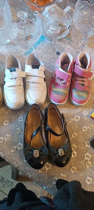 Uşaq ayaqqabıları dəsti - Ağ idman ayaqqabısı: Velcro (skarç) lalafo.az -da Uşaq ayaqqabıları dəsti - Ağ idman ayaqqabısı: Velcro (skarç)