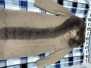 Qadın palto – şık dizayn, real kürk yaxalıqla - Rəng: bej - Model lalafo.az -da Qadın palto – şık dizayn, real kürk yaxalıqla - Rəng: bej - Model