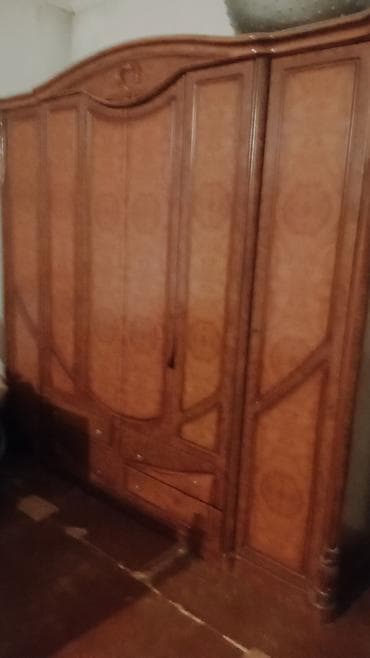 Yataq otağı mebel dəsti - Klassik üslubda qəhvəyi rəngli dəst: 4 lalafo.az -da Yataq otağı mebel dəsti - Klassik üslubda qəhvəyi rəngli dəst: 4