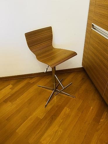 Palitradan alınmış İtaliya istehsalı bar (yüksək) stulu, 2 ədəddir lalafo.az -da Palitradan alınmış İtaliya istehsalı bar (yüksək) stulu, 2 ədəddir