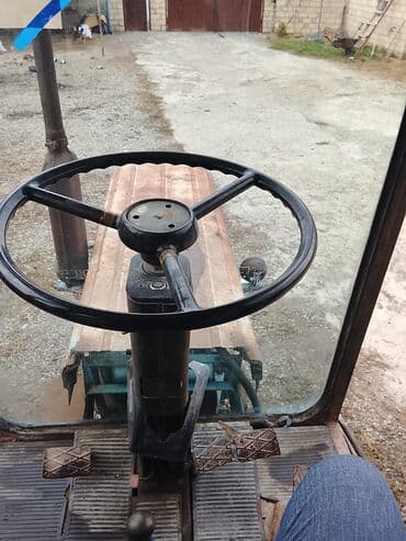 Kənd təsərrüfatı üçün tək kabinalı təkərli traktor Xüsusiyyətlər: - lalafo.az -da Kənd təsərrüfatı üçün tək kabinalı təkərli traktor Xüsusiyyətlər: -