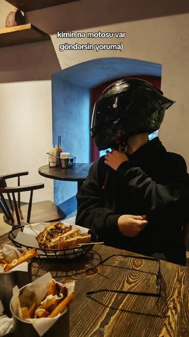 Tam üz örtüklü motosiklet dəbilqəsi - Tip: full-face, aerodinamik lalafo.az -da Tam üz örtüklü motosiklet dəbilqəsi - Tip: full-face, aerodinamik