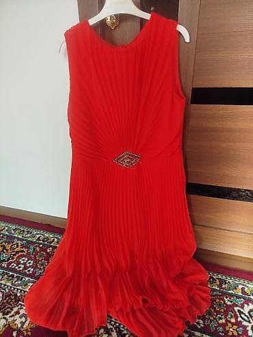 Qırmızı plissé paltar - Rəng: parlaq qırmızı - Model: qolsuz lalafo.az -da Qırmızı plissé paltar - Rəng: parlaq qırmızı - Model: qolsuz