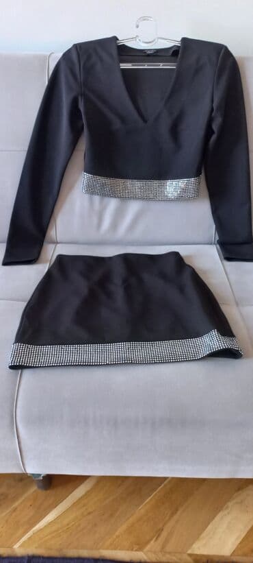 Ziyafet geyimi,S razmer 75 man alinib,1 defe geyilib,40 man satilir lalafo.az -da Ziyafet geyimi,S razmer 75 man alinib,1 defe geyilib,40 man satilir