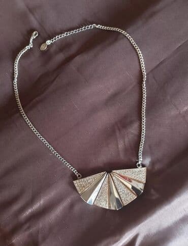 Stradivarius. Qaralmayan, rəngi solmayan metaldan. İşlənməyiblər lalafo.az -da Stradivarius. Qaralmayan, rəngi solmayan metaldan. İşlənməyiblər