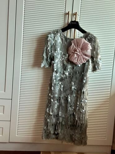 Atelyede 200 azne tikilib,hec geyinilmeyib,s ve m razmere uygundu lalafo.az -da Atelyede 200 azne tikilib,hec geyinilmeyib,s ve m razmere uygundu