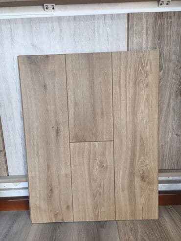 Ağac naxışlı döşəmə örtüyü (laminat tipli panel) - Təbii palıd lalafo.az -da Ağac naxışlı döşəmə örtüyü (laminat tipli panel) - Təbii palıd