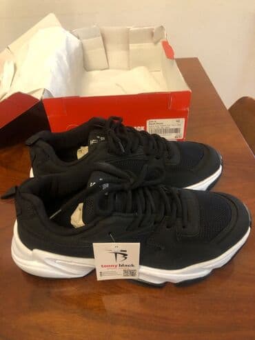 Krasofka təzə qara rəng,ölçüsü 40 razmer lalafo.az -da Krasofka təzə qara rəng,ölçüsü 40 razmer