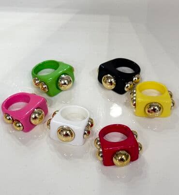Üzüklərin hər biri yenidir, əldədir. Ədədi 5 manat. Çox götürsəz lalafo.az -da Üzüklərin hər biri yenidir, əldədir. Ədədi 5 manat. Çox götürsəz