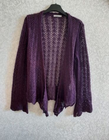 Xanım ücun ust geyimi. 40, 42 razmerlərə gedir. L, XL. yundu lalafo.az -da Xanım ücun ust geyimi. 40, 42 razmerlərə gedir. L, XL. yundu