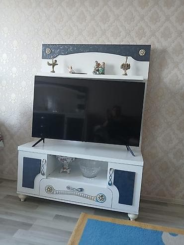 Б/у, Прямой ТВ стенд, С полками, Ламинат, Азербайджан at lalafo.az Б/у, Прямой ТВ стенд, С полками, Ламинат, Азербайджан