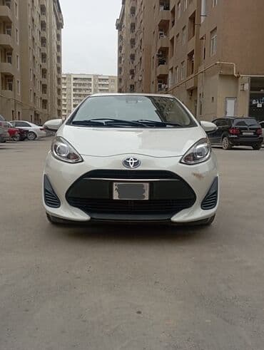 Бусы: Toyota Aqua: 1.5 л | Хэтчбэк at lalafo.az — 1 Бусы: Toyota Aqua: 1.5 л | Хэтчбэк — 1