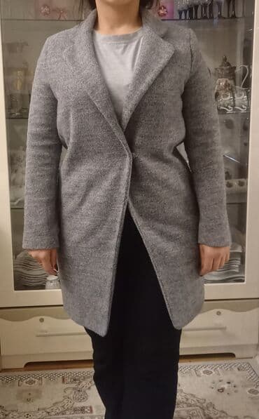 Palto tezedir balaca olduğu üçün satılır 40 azne razmer l endirim lalafo.az -da Palto tezedir balaca olduğu üçün satılır 40 azne razmer l endirim