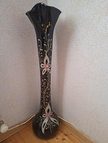 Bir vaza, Bogem şüşəsi lalafo.az -da Bir vaza, Bogem şüşəsi