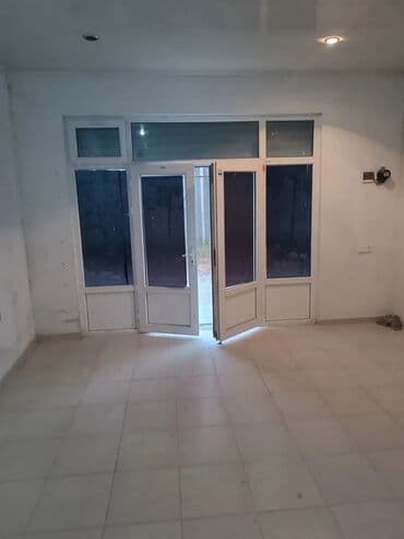 Obyektin 1 tərəfi arendaya verilir, obyekt 20 kv dır.Obyekt anbar və lalafo.az -da Obyektin 1 tərəfi arendaya verilir, obyekt 20 kv dır.Obyekt anbar və