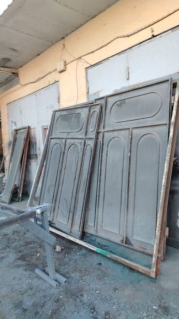 Darvaza ve tek qapi satilir.Darvaza 450azn,tek qapisi 100azn.Olcu lalafo.az -da Darvaza ve tek qapi satilir.Darvaza 450azn,tek qapisi 100azn.Olcu