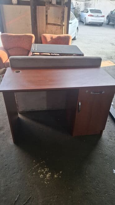 İşlənmiş, İşçi üçün, Dördbucaq masa lalafo.az -da İşlənmiş, İşçi üçün, Dördbucaq masa