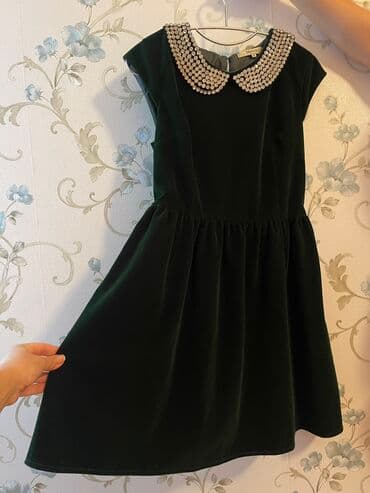 Tünd yaşıl rəngli məxmər don. Cəmi 1 dəfə geyilib. M ölçüdür. S-ə də lalafo.az -da Tünd yaşıl rəngli məxmər don. Cəmi 1 dəfə geyilib. M ölçüdür. S-ə də