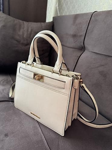 Сумка оригинал Michael Kors Кожа Б/у В очень хорошем состоянии Цвет lalafo.az -da Сумка оригинал Michael Kors Кожа Б/у В очень хорошем состоянии Цвет