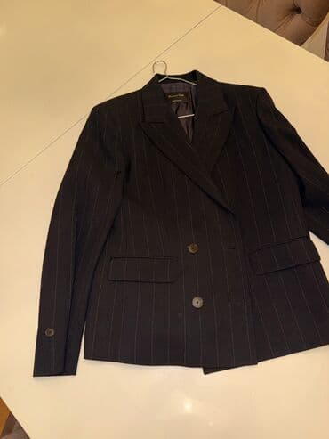 Massimo dutti blazer 1defe geyibilib 200 azn alinib endirimle satiram lalafo.az -da Massimo dutti blazer 1defe geyibilib 200 azn alinib endirimle satiram