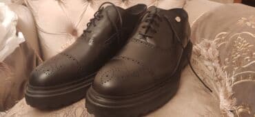 Klassik broq üslubunda kişilər üçün dəri ayaqqabı Türkiyə istehsalıdır lalafo.az -da Klassik broq üslubunda kişilər üçün dəri ayaqqabı Türkiyə istehsalıdır