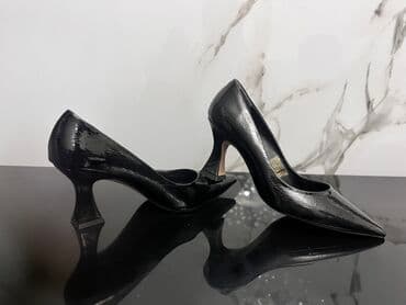 Qadın klassik tufli - Rəng: qara, parlaq lak effektli üstlük - lalafo.az -da Qadın klassik tufli - Rəng: qara, parlaq lak effektli üstlük -