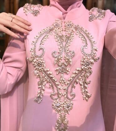 Zərif pudra-çəhrayı rəngdə, tam q closed sinə hissəsində və çiyinlərdə lalafo.az -da Zərif pudra-çəhrayı rəngdə, tam q closed sinə hissəsində və çiyinlərdə