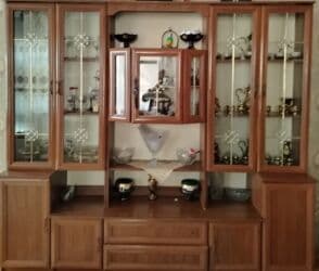 Qonaq otağı üçün vitrinli divan mebeli - Material: ağac teksturalı lalafo.az -da Qonaq otağı üçün vitrinli divan mebeli - Material: ağac teksturalı