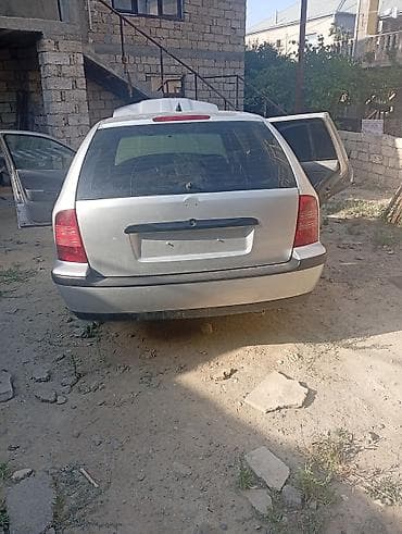 Skoda Octavia: 1.9 l | 1999 il 236000 km Universal lalafo.az -da Skoda Octavia: 1.9 l | 1999 il 236000 km Universal