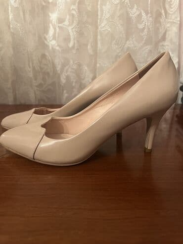 Tuflilər, Ölçü: 37, rəng - Bej, İşlənmiş lalafo.az -da Tuflilər, Ölçü: 37, rəng - Bej, İşlənmiş