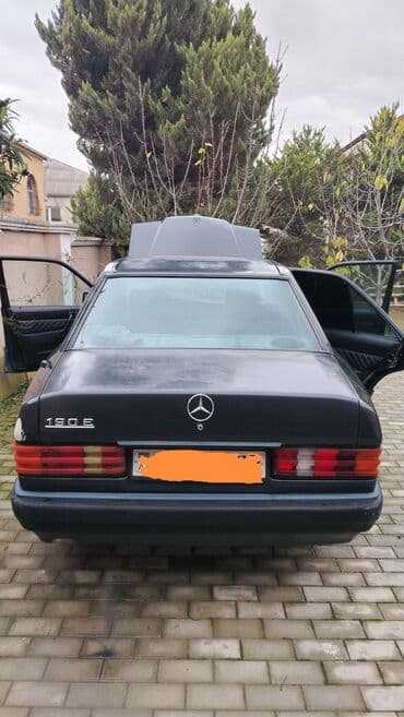 Mercedes-Benz 190E (W201) sedan - Kuzov: sedan, qara rəng, 190E lalafo.az -da Mercedes-Benz 190E (W201) sedan - Kuzov: sedan, qara rəng, 190E