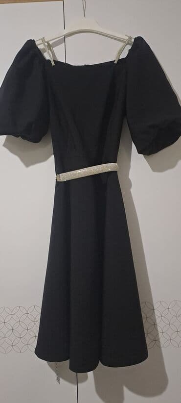 Qara zərif paltar - Model: A-kəsim, dizaltı uzunluq - Rəng: Dərin lalafo.az -da Qara zərif paltar - Model: A-kəsim, dizaltı uzunluq - Rəng: Dərin