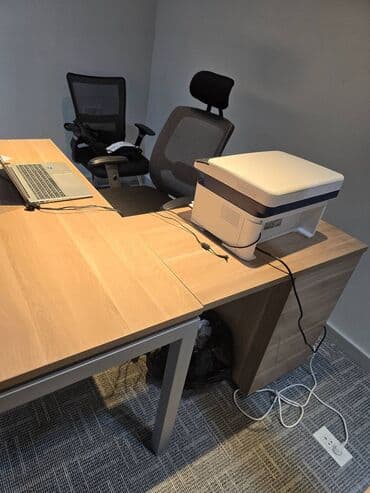 Əla vəziyyetde ofis mebeli satilir lalafo.az -da Əla vəziyyetde ofis mebeli satilir