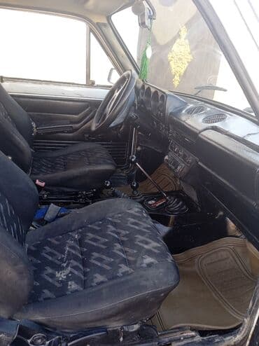 VAZ (LADA) 4x4 Niva: 1.6 l | 1992 il 250000 km Ofrouder/SUV lalafo.az -da VAZ (LADA) 4x4 Niva: 1.6 l | 1992 il 250000 km Ofrouder/SUV