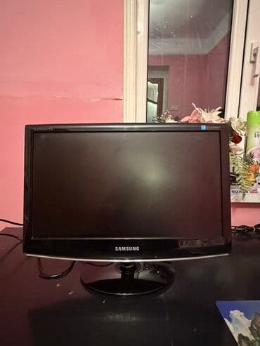 Samsung manitoru 19 duq hec bir prablemi yoxdu tam islekdi lalafo.az -da Samsung manitoru 19 duq hec bir prablemi yoxdu tam islekdi