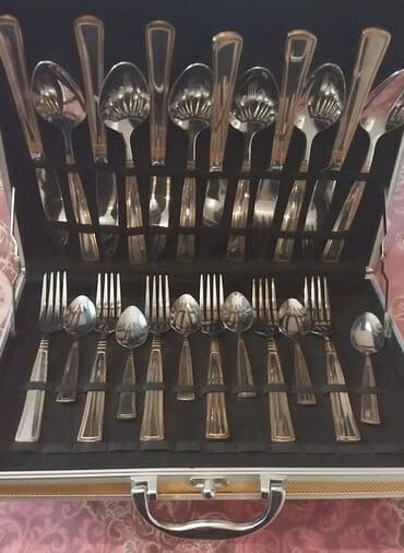 Zərif qızılı detallı çatal-bıçaq dəsti – metal qolçantalı futlyarda - lalafo.az -da Zərif qızılı detallı çatal-bıçaq dəsti – metal qolçantalı futlyarda -