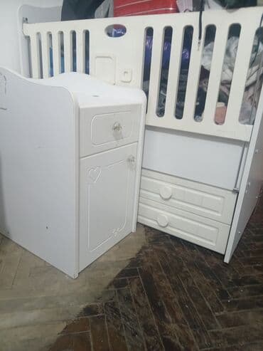 Beşiyi və şkaf satılır 100 manata real alıcılar narahat eləsin zəhmət lalafo.az -da Beşiyi və şkaf satılır 100 manata real alıcılar narahat eləsin zəhmət