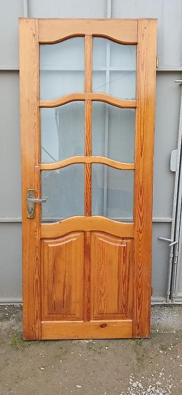 Taxta qapı. çərçivəsi var. Digahda. - Dizayn: yuxarı hissədə 6 bölməli lalafo.az -da Taxta qapı. çərçivəsi var. Digahda. - Dizayn: yuxarı hissədə 6 bölməli