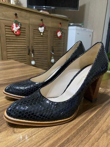 Qara rəngli klassik qadın tufliləri - Üst hissə: parlaq, ilan lalafo.az -da Qara rəngli klassik qadın tufliləri - Üst hissə: parlaq, ilan