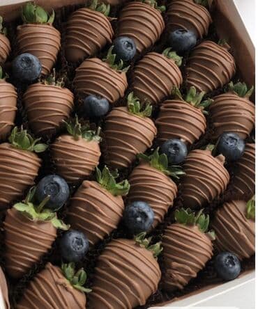 Шоколадные букеты: Şokoladlı meyvə buketi və qutuları - Tərkib: təzə çiyələk, moruq at lalafo.az — 3 Шоколадные букеты: Şokoladlı meyvə buketi və qutuları - Tərkib: təzə çiyələk, moruq — 3