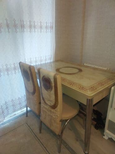 Metbex üçün açılan masa desti. 160azn. 4 stulla. yaxsi veziyyetde lalafo.az -da Metbex üçün açılan masa desti. 160azn. 4 stulla. yaxsi veziyyetde