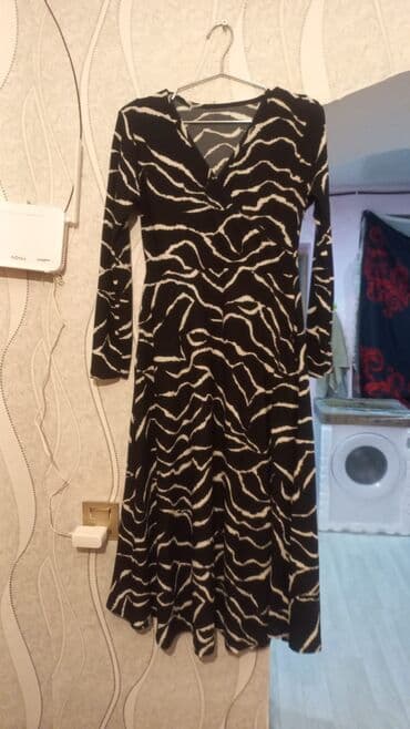 Qadın donu – qara üzərində ağ zolaqlı (zebra naxışlı) - Model lalafo.az -da Qadın donu – qara üzərində ağ zolaqlı (zebra naxışlı) - Model