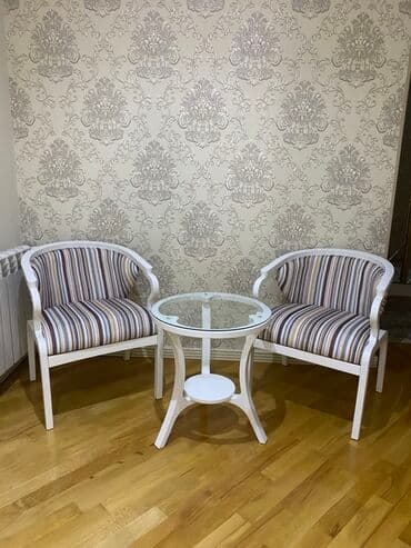 Qonaq otağı üçün, Açılmayan, Yumru masa, 2 stul lalafo.az -da Qonaq otağı üçün, Açılmayan, Yumru masa, 2 stul